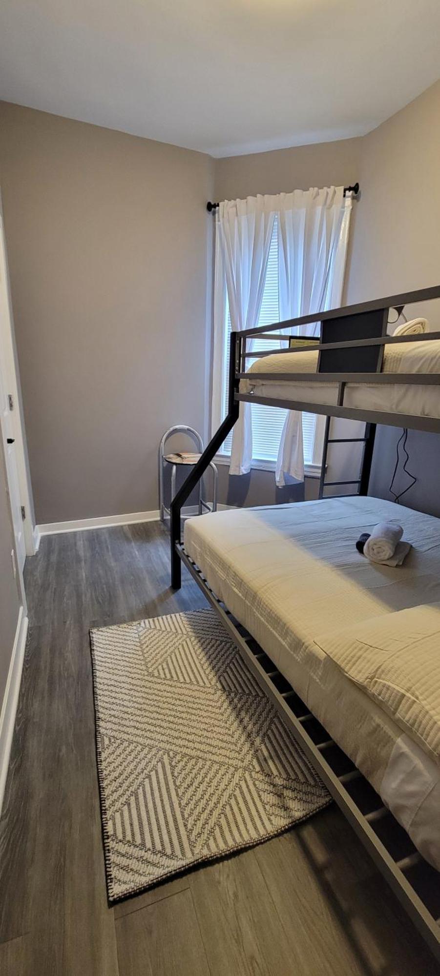 Chicago Avenue Inn Bagian luar foto