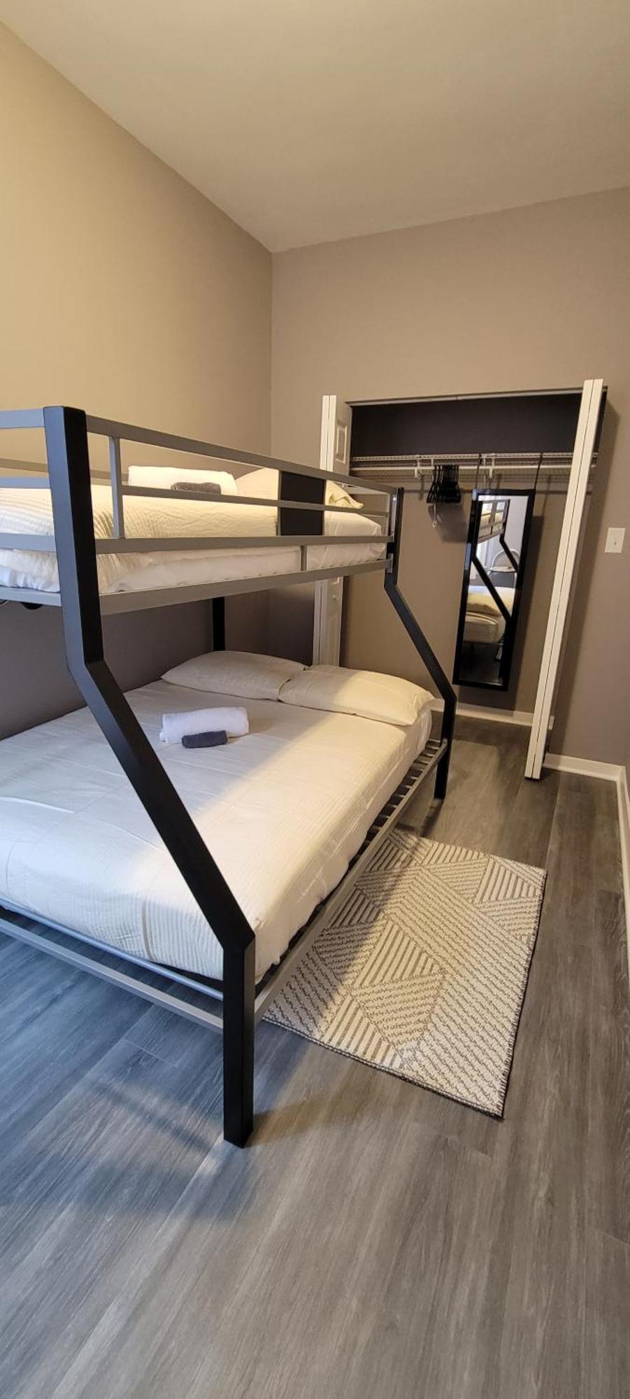 Chicago Avenue Inn Bagian luar foto